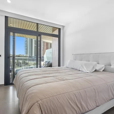 Sunset Waves 1-135 アパート *