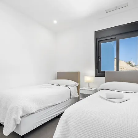 アパート Sunset Waves 1-135